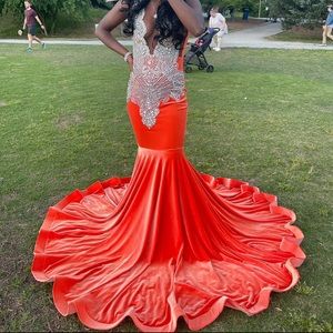 Selling my 2023 senior prom dress